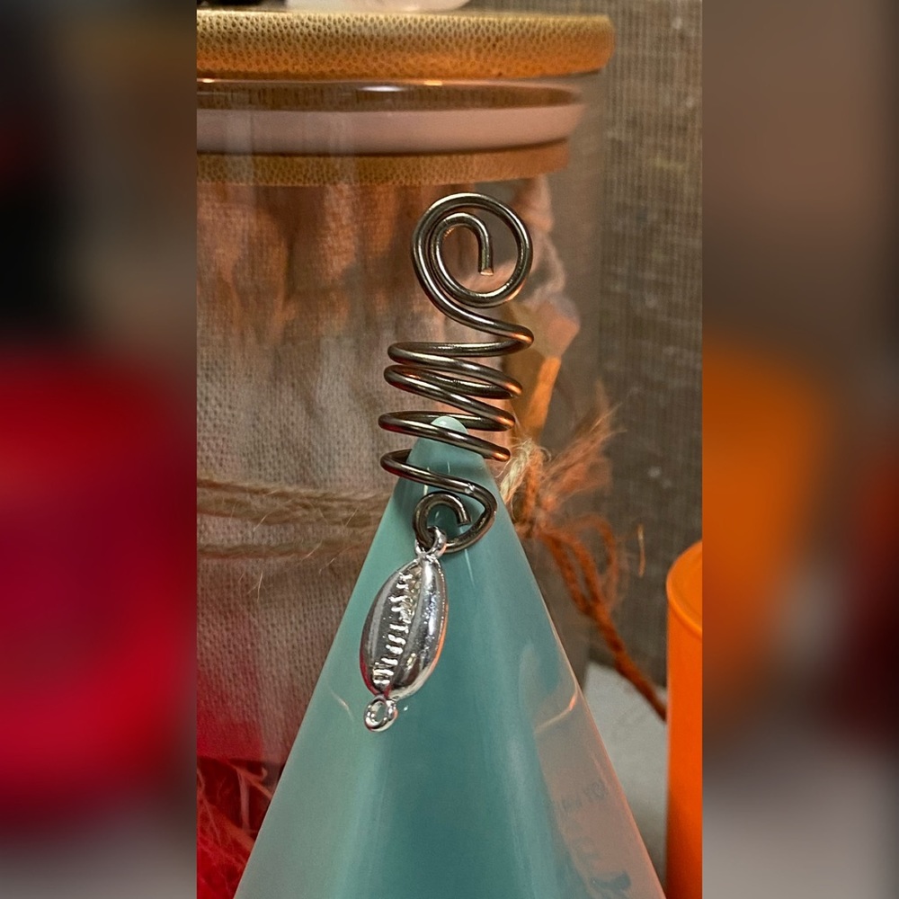 Cowrie shell Loc Jewelry - Silver
